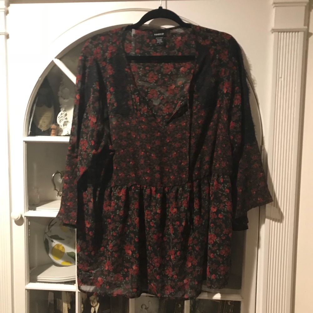 LIGHTLY WORN Torrid Top